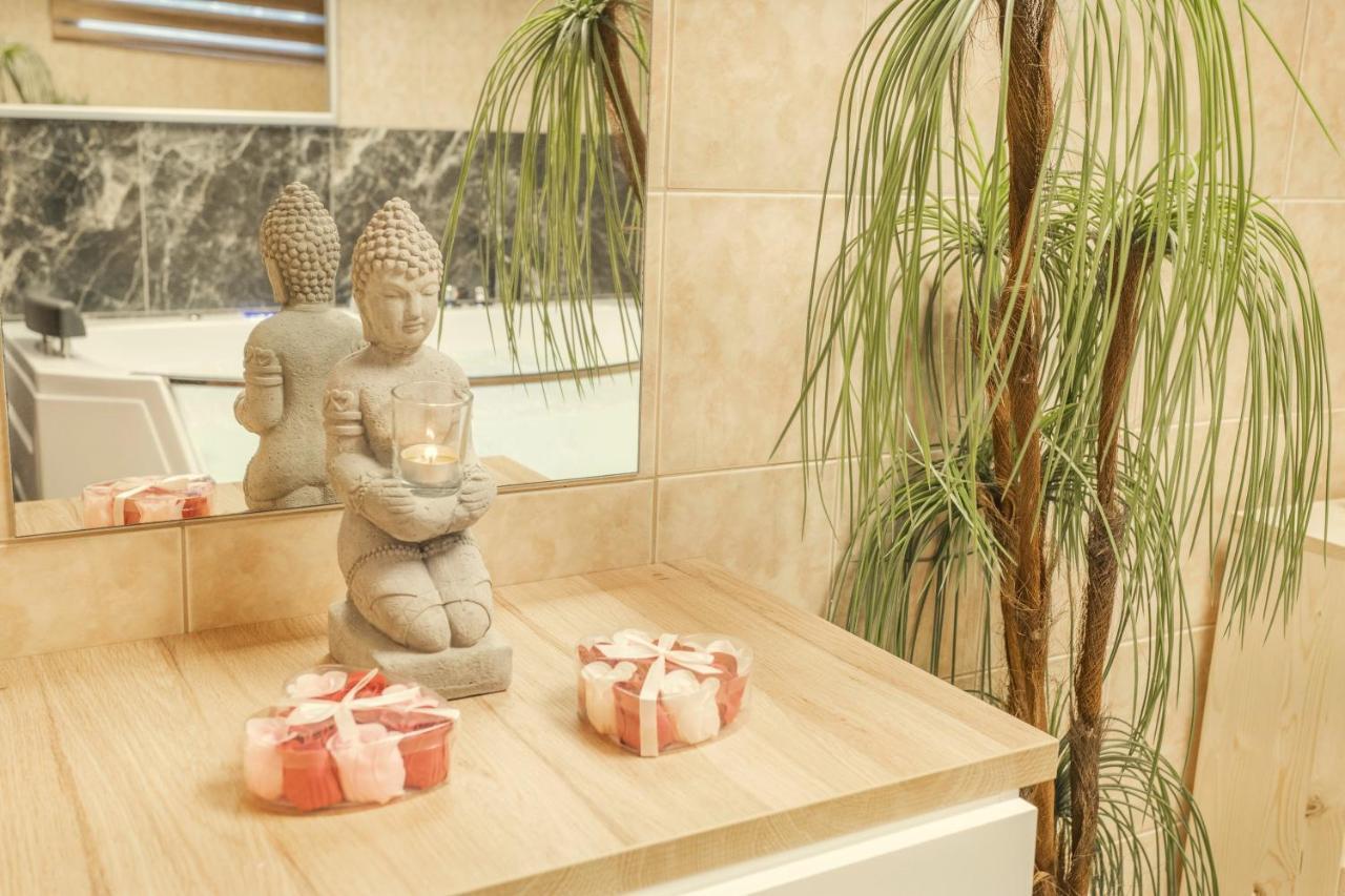 Wellness Studio! Finnish Sauna, Whirlpool, Gym & More! Прага Экстерьер фото
